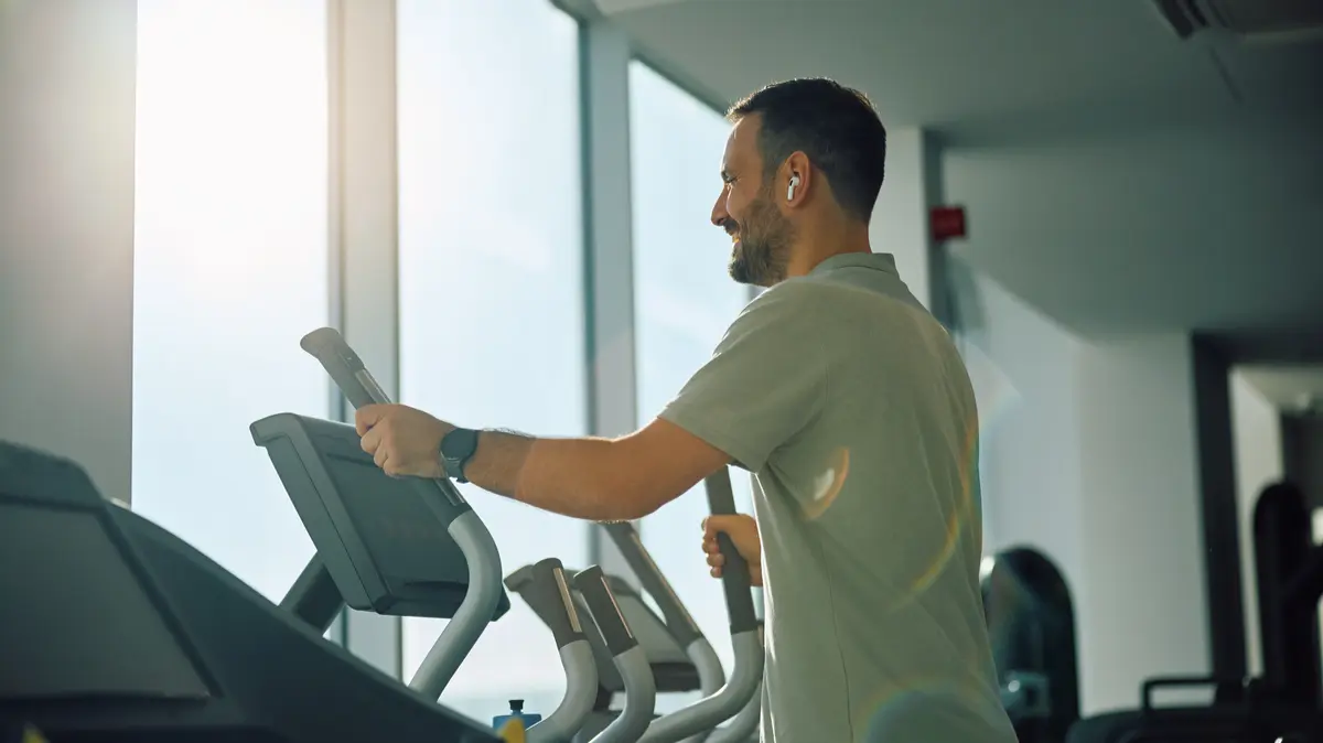 Vélo elliptique ou course à pied : lequel brûle le plus de calories en 30 minutes ?