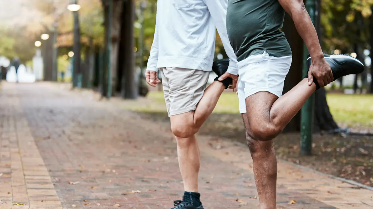 Musclez vos cuisses avec un simple exercice de 20 minutes au pouvoir redoutable contre les graisses, révélé par un célèbre coach